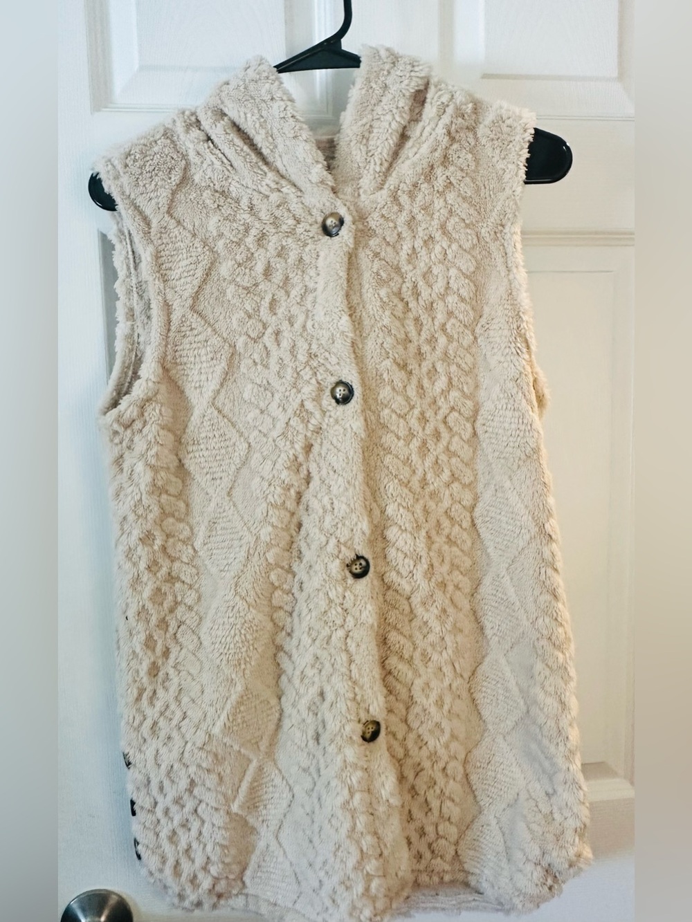 NWOT Cozy Cream Hooded Faux Fur Plush Vest